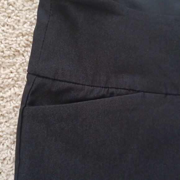 Women's Capri's, Size 10, NWT, Black - Picture 4 of 5